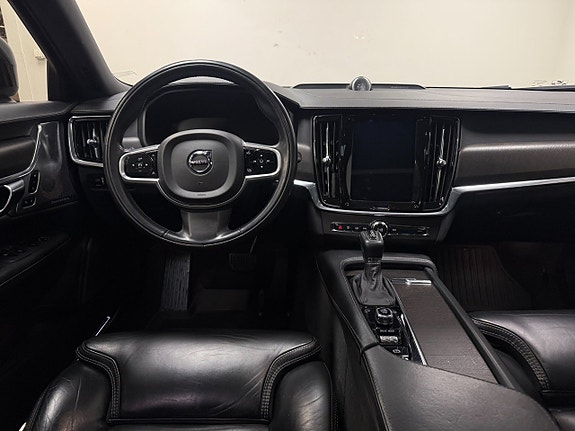 Volvo V90 Cross Country - 11