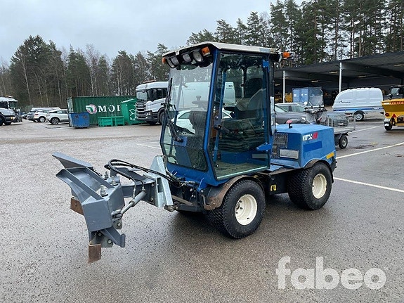 2060 Redskapsbärare med vikplog och klippdäck (115588)