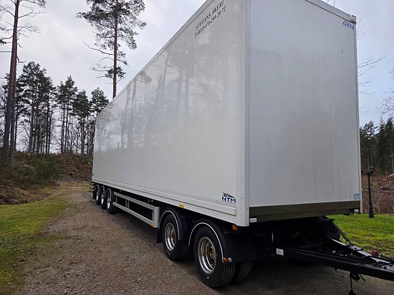 NTM 5-axlat skåpsläp