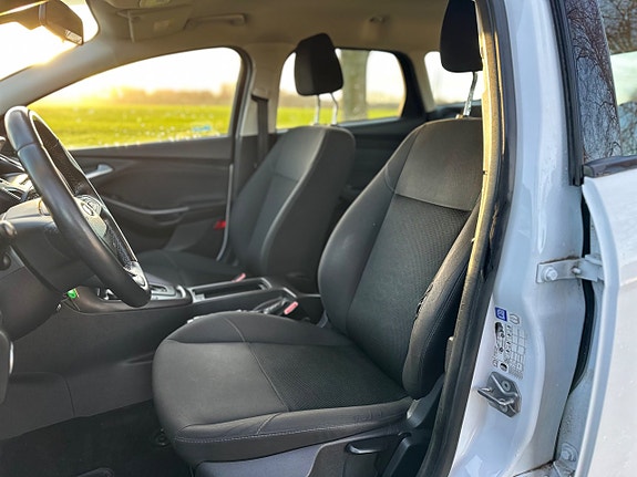 Ford Focus 10 of 16