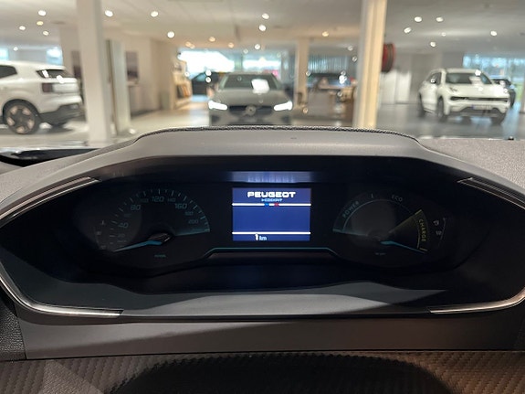 Peugeot 2008 11 of 14