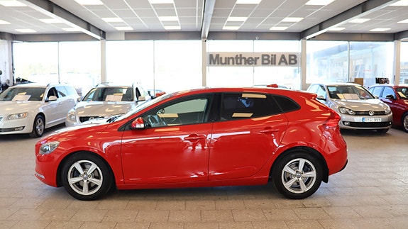 Volvo V40 3 of 16