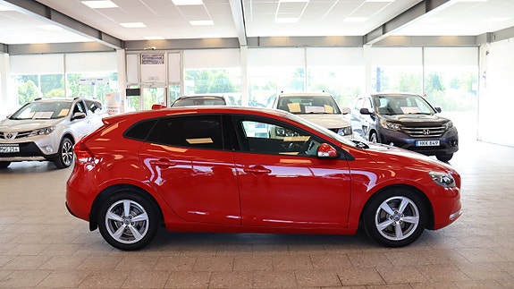 Volvo V40 6 of 16