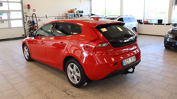 Volvo V40 4 of 16
