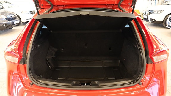 Volvo V40 9 of 16