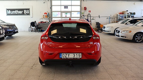 Volvo V40 8 of 16
