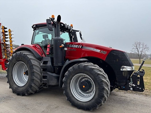 Case IH Magnum 310 2 of 9