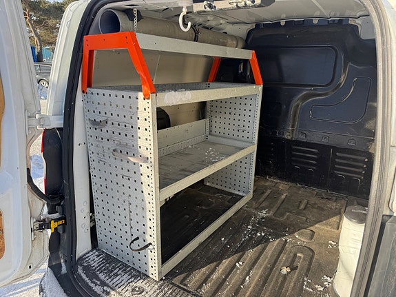 Ford Transit Courier 30 of 30