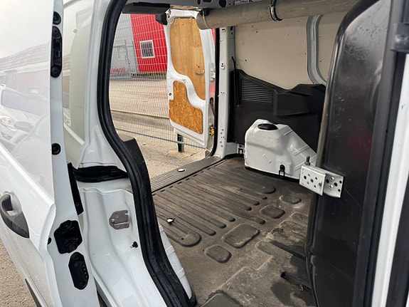 Ford Transit Courier 14 of 30