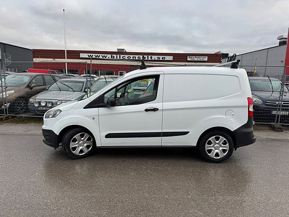 Ford Transit Courier 3 of 5