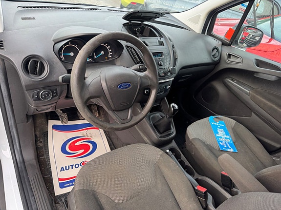 Ford Transit Courier 6 of 30