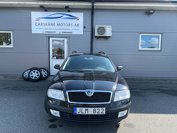 Skoda Octavia 2 of 5