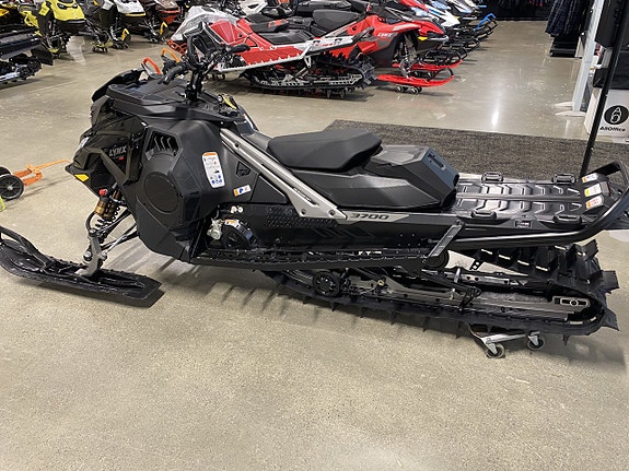 Lynx SHREDDER RE 3700 850 E-TEC Turbo R SHOT Black Edition 4 of 5