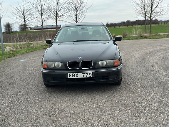 BMW 520 3 of 5