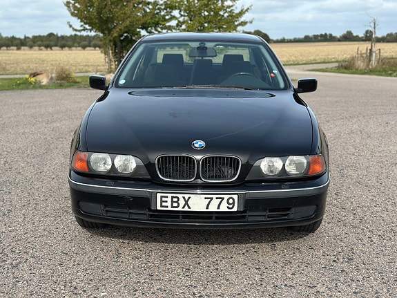 BMW 520 3 of 18