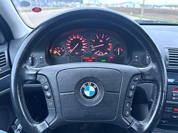 BMW 520 13 of 19