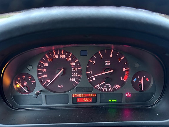 BMW 520 14 of 19