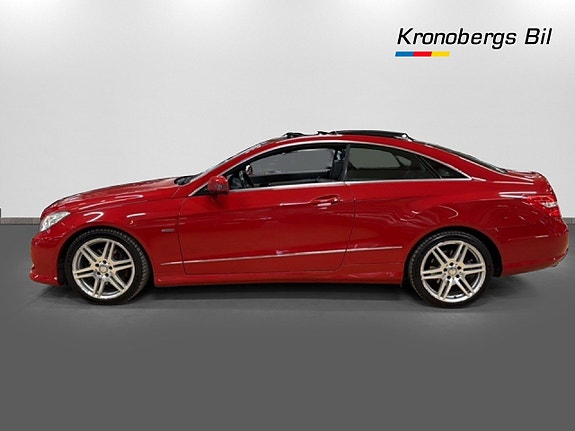 Mercedes-Benz E220 4 of 5