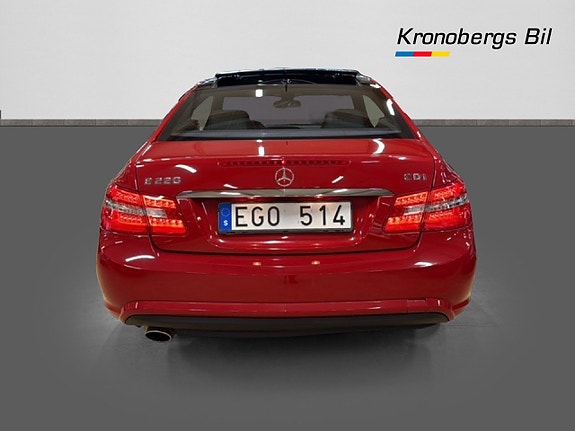 Mercedes-Benz E220 5 of 5