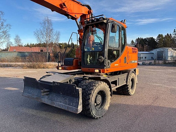 Doosan DX 140 W
