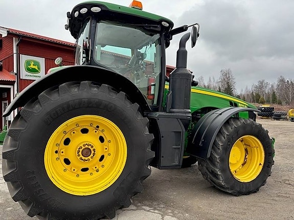 John Deere 8320 R 4 of 10