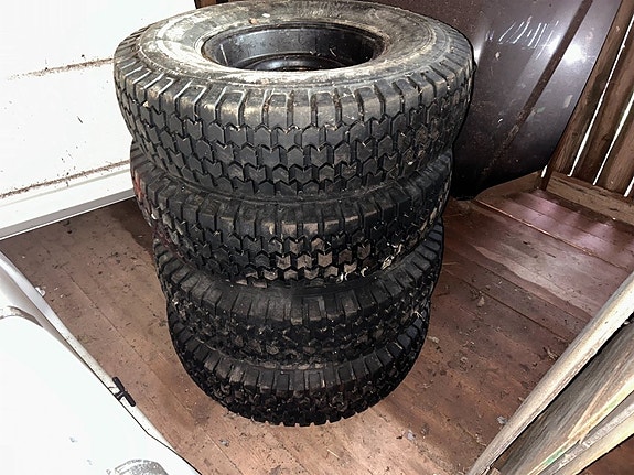 Däck till Volvo Valp 4st 16 tum