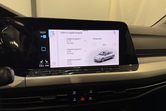 Volkswagen Golf Alltrack 17 of 25