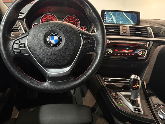 BMW 330e 12 of 17