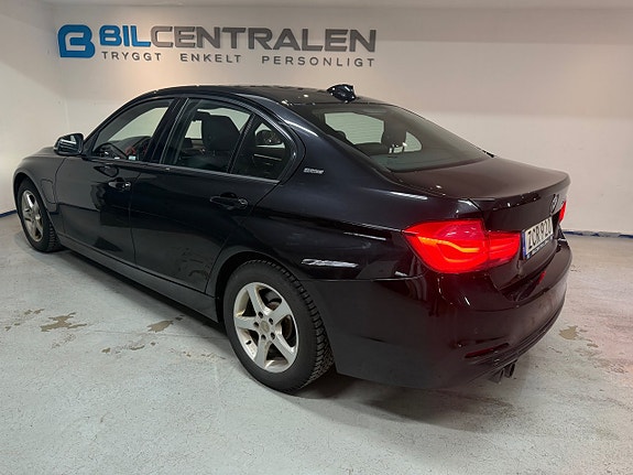 BMW 330e 6 of 17