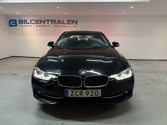 BMW 330e 2 of 17