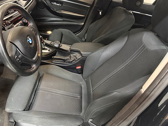 BMW 330e 16 of 17