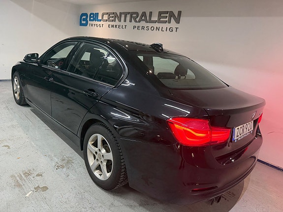 BMW 330e 8 of 17