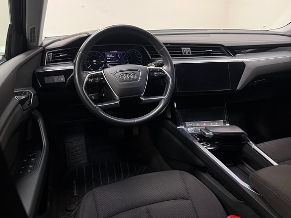 Audi E-Tron - 11
