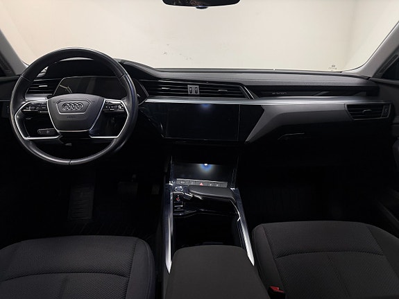 Audi E-Tron - 12