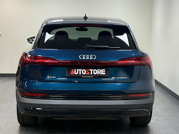 Audi E-Tron - 9