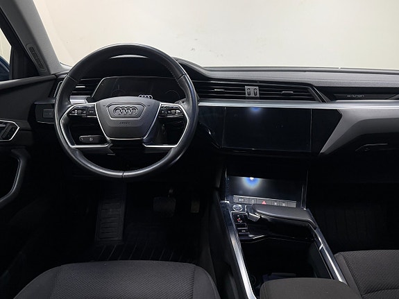 Audi E-Tron - 13