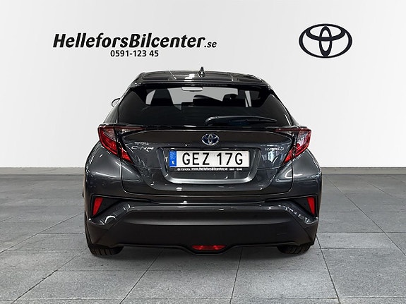 Toyota C-HR 4 of 5