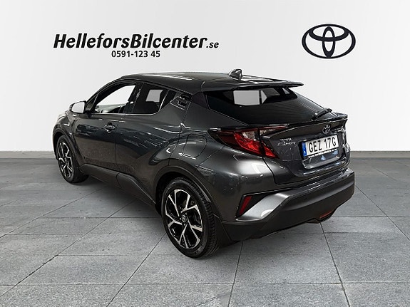Toyota C-HR 2 of 5