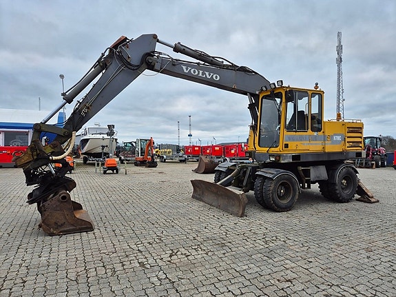 Volvo / Åkerman H7Mc / hjulgrävmaskin / rototilt