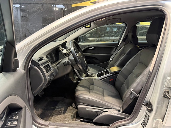 Volvo V70 13 of 23