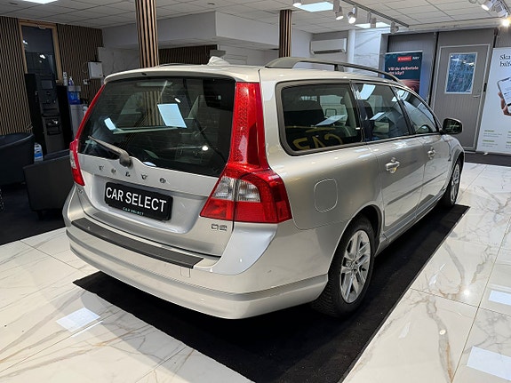 Volvo V70 6 of 23