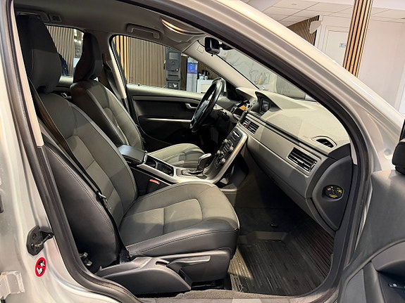 Volvo V70 17 of 23