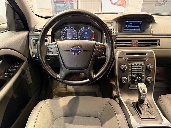Volvo V70 10 of 23
