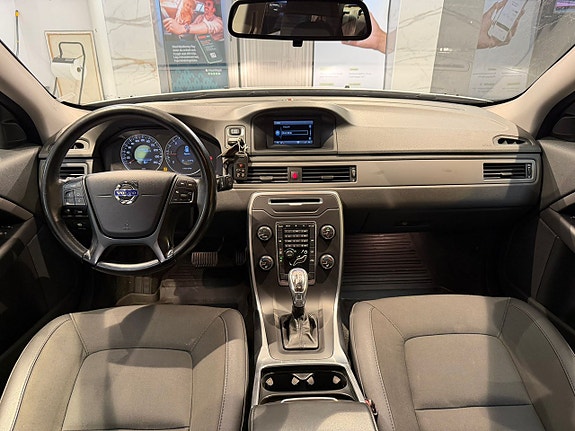 Volvo V70 9 of 23