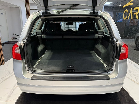 Volvo V70 5 of 23