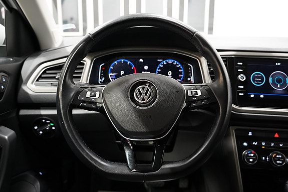 Volkswagen T-Roc 11 of 22
