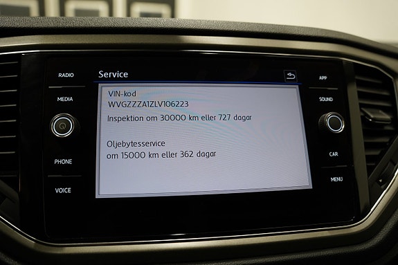 Volkswagen T-Roc 18 of 22