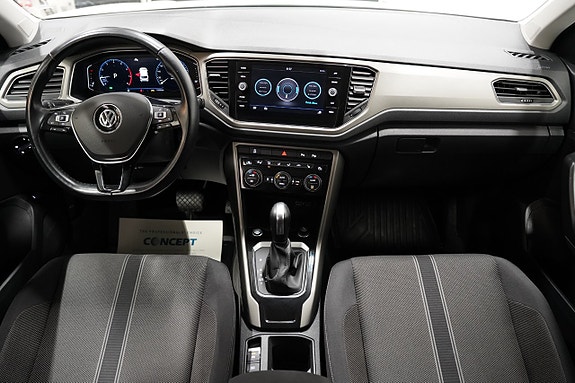 Volkswagen T-Roc 10 of 22