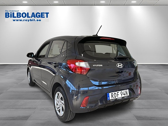 Hyundai i10 3 of 5