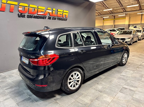BMW 218 3 of 12